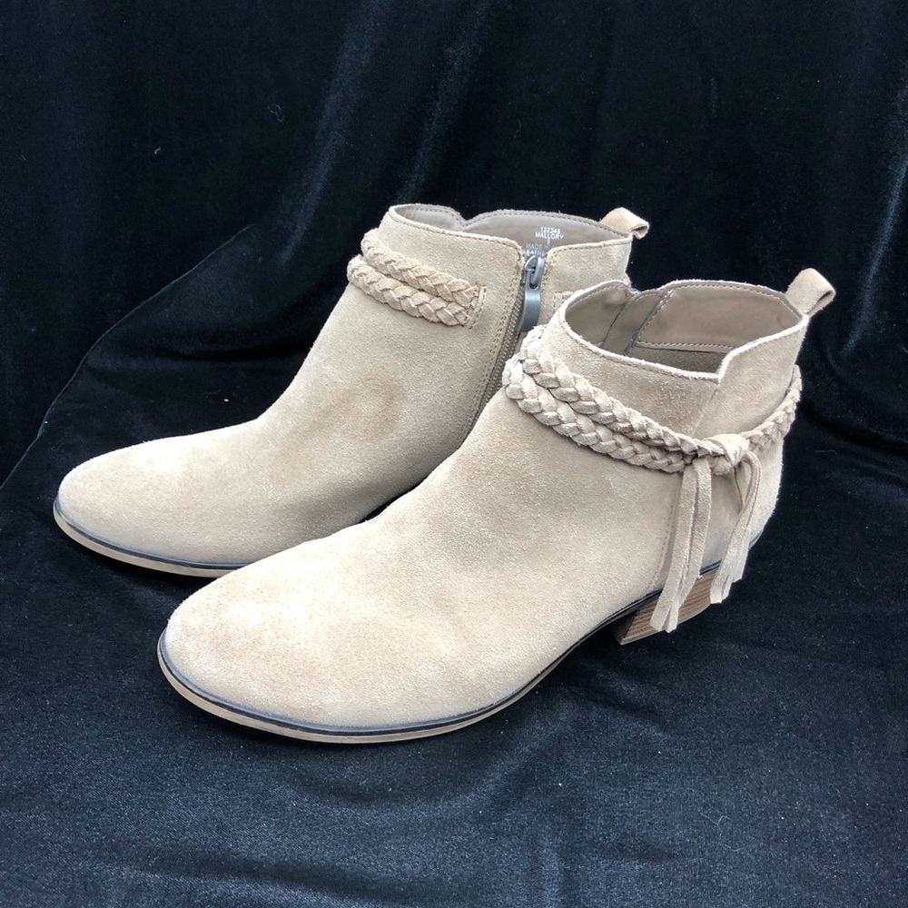 Michael Shannon Mallory suede bootie sz 9